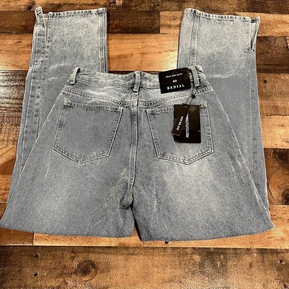 REDIAL by Pretty Little Thing Light Wash Split Hem Jeans - Picture 8 of 11